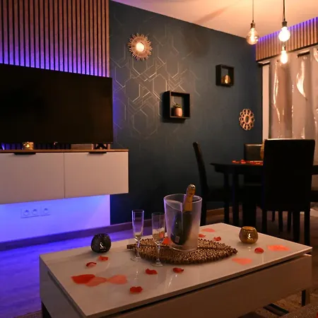 Love Room Luxe Pres De La Mer Fréjus Exterior foto