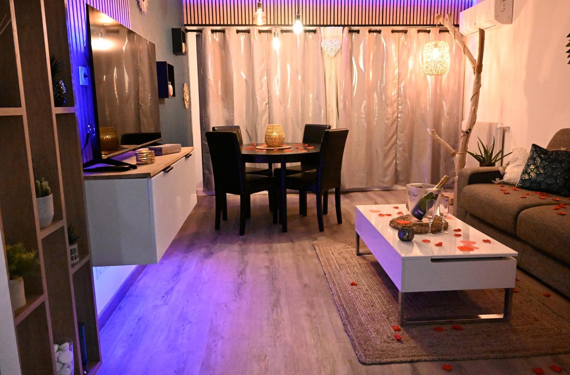 Apartment Luxe Pres De La Frejus